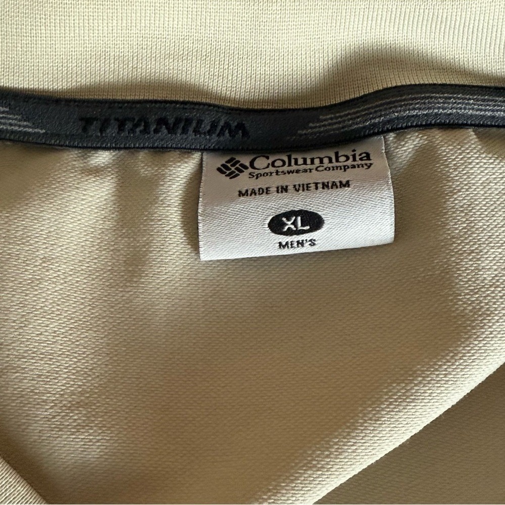 Columbia Titanium Men's XL Golf Vest – Beige Windproof Pullover - Picture 4 of 9